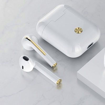 Dem Radioapparat Earbuds in der Ohr-Schalldämpfungs-J18 TWS Bluetooth 5,0