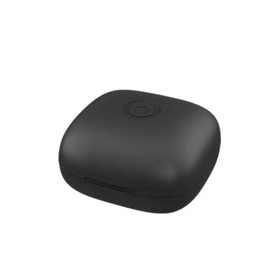 B10 trägt drahtloses Bluetooth Earbuds mit drahtlosem Ladegerät zur Schau